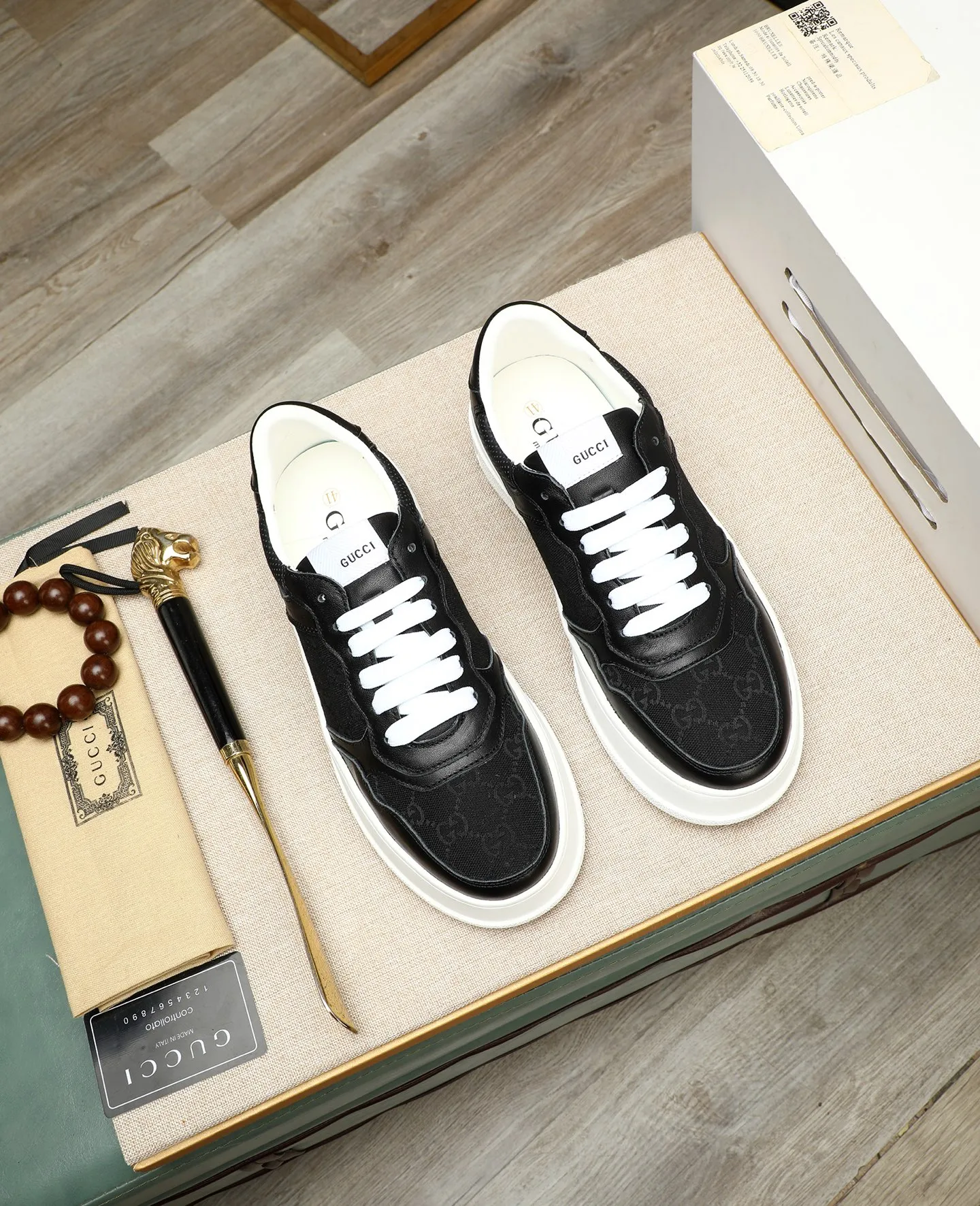 Men's shoes 💰400 GUCCI🔍🔍The latest models are on sale at the same time at the counter. Original calfskin imported from Italy, genuine leather lining, (high-end, extravagant, and classy) with exquisite workmanship. Soles: Original soles specially provided by the original factory. ⚠Exclusive double-layer movable molded soles are super comfortable⚠. Photos of the real thing🎬The real thing is better🔍🔍"High quality·Follow the order" Code number 38-44
